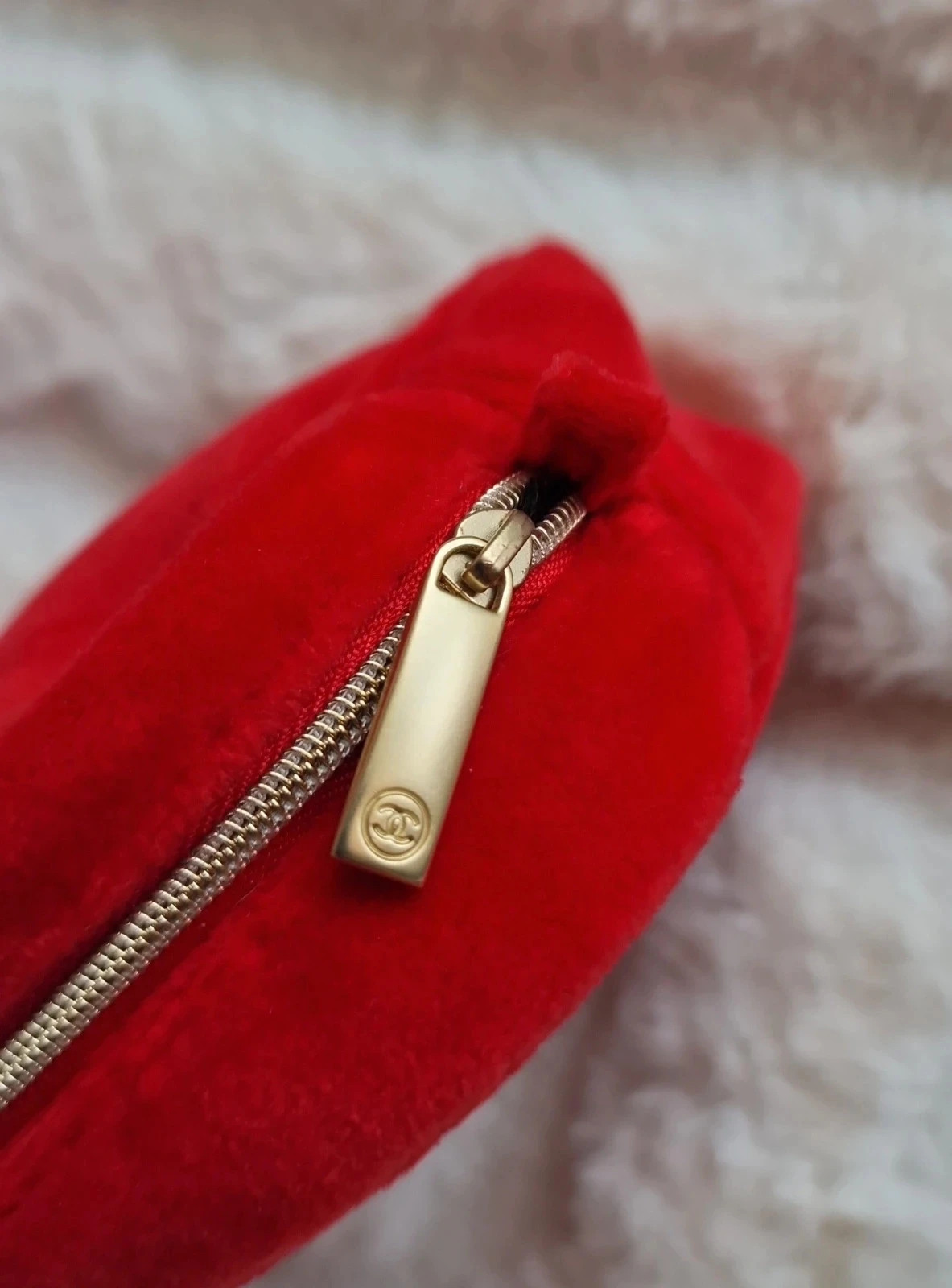 Chanel Makeup red velvet pencil case – Brand new – VIP gift – photo 6